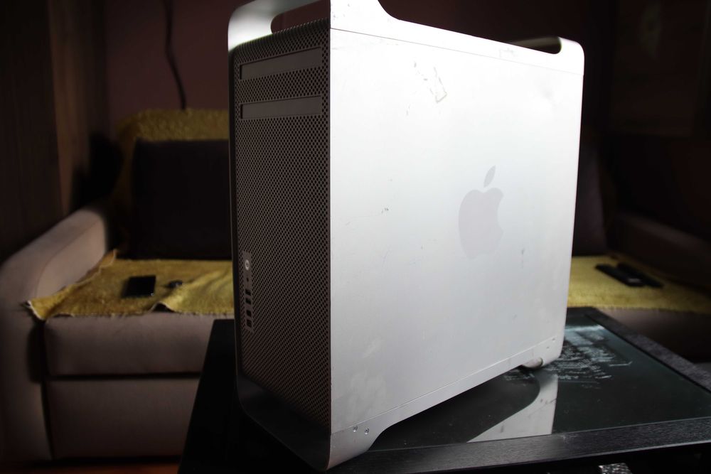 Apple Mac Pro A1186  emc 2180