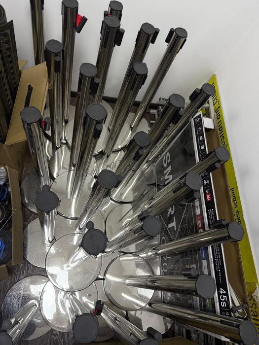 Ленточные стойки ограждения б/у