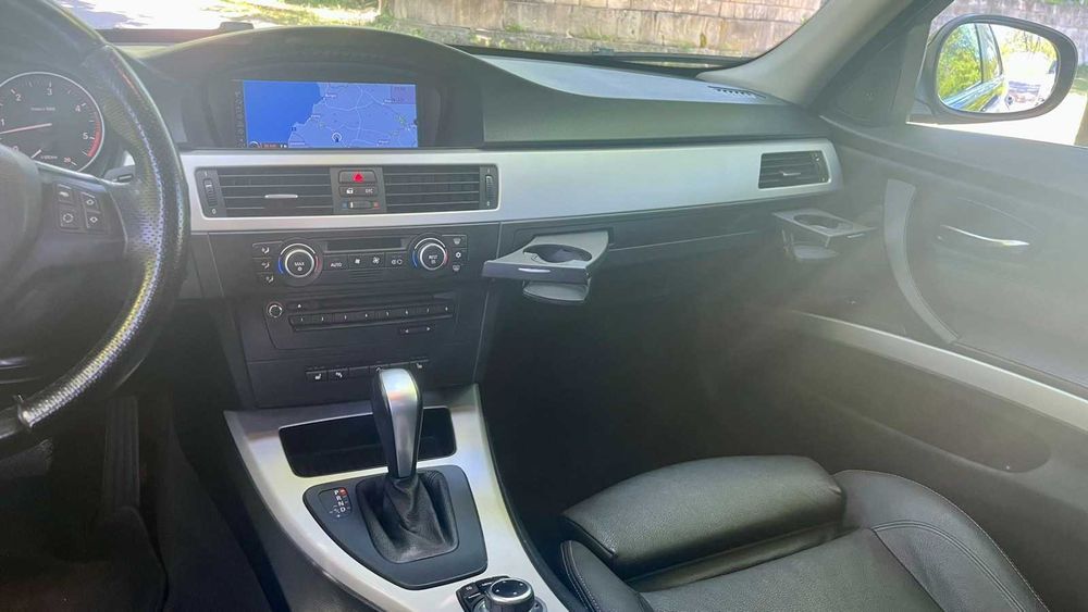 BMW 330 xdrive 2009 г.