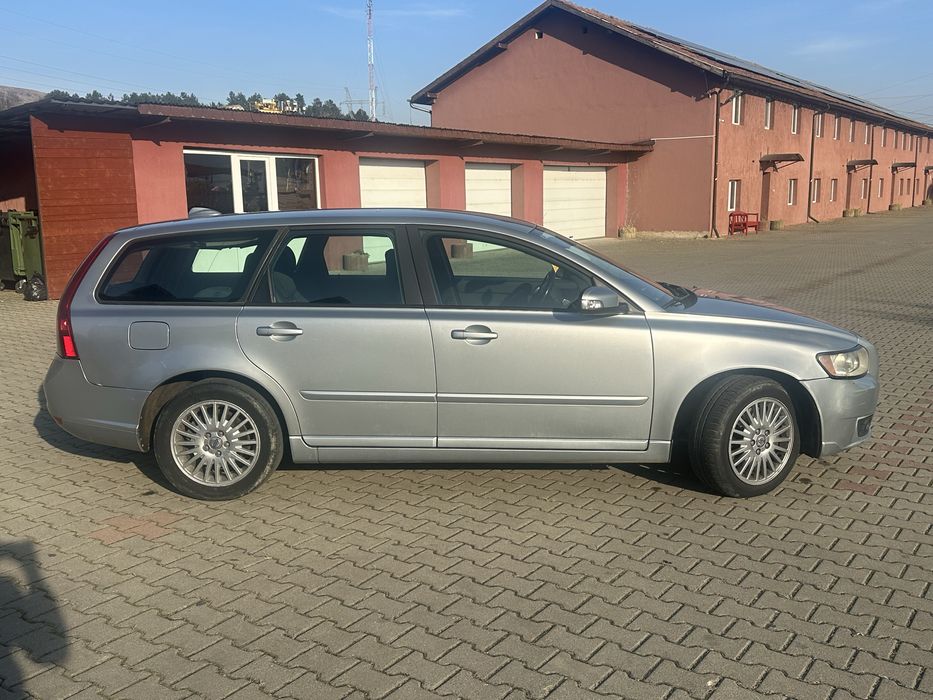 Volvo v 50  2010