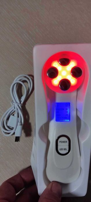 Нов масажор за кожата на лицето Здраве Красота LED светлинна терапия