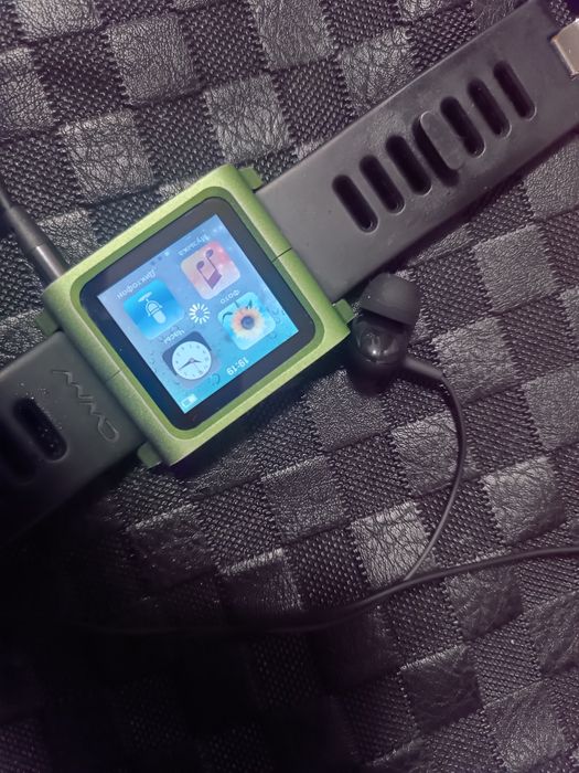 Assalom alekum Apple  Ipot Nano 8gb Sotiladi