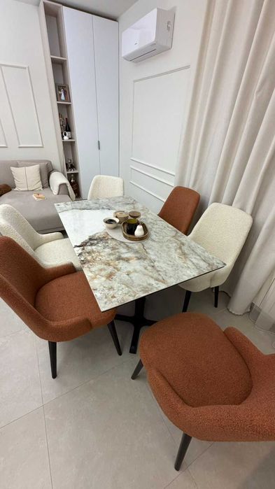 Кухненска маса с шест стола