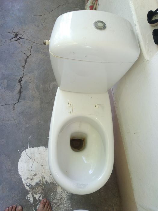 Унитаз,сотилади,хамма,нарсаси,жоида