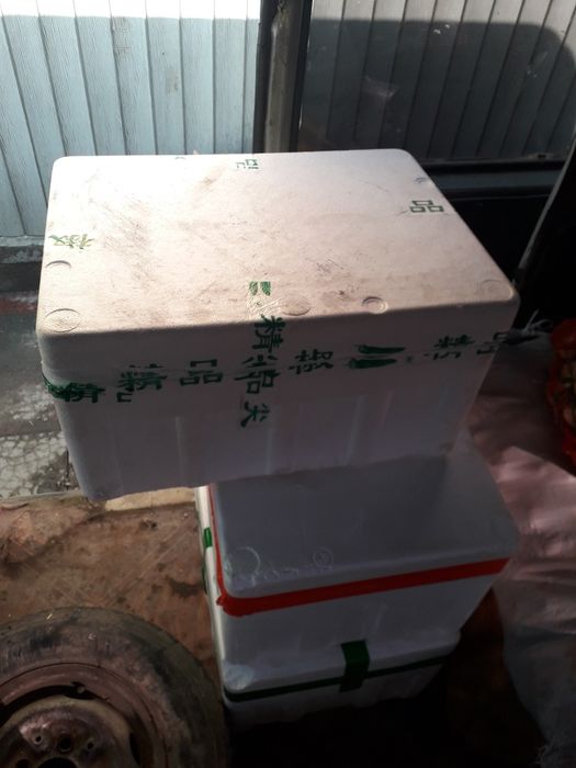 Пластмасовые ящики от мандаринов