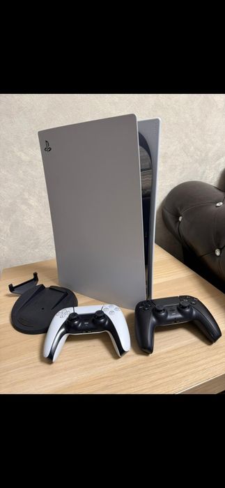 Продам Play Station 5