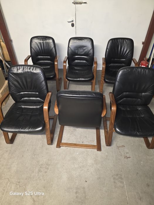 Офис шкафове и столове