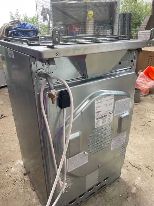 Продам газовую плиту