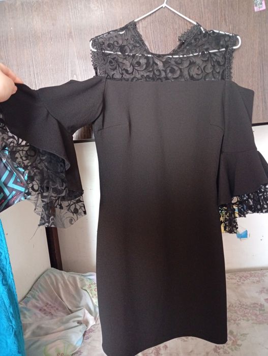 Продам платье короткие