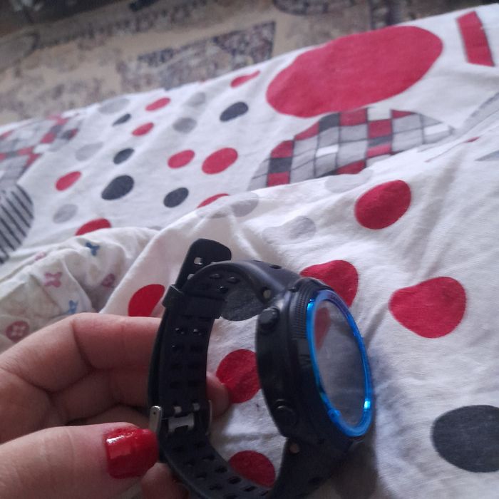 Продам часы водонепроницаемые за 10000