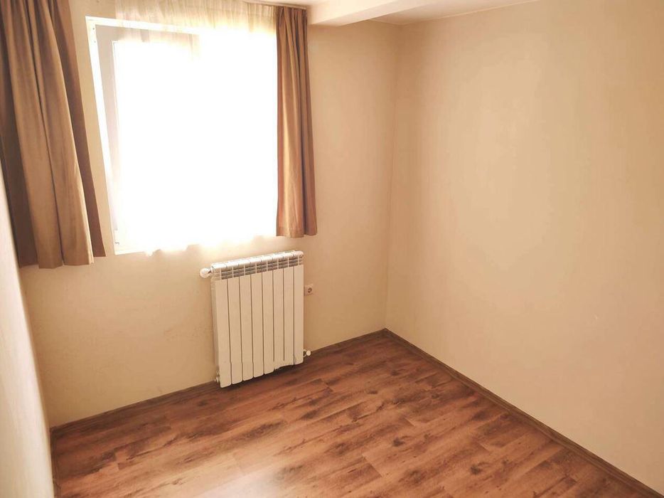 Дава се под наем Четиристаен апартамент в Бургас, Сарафово - 120 кв.м за 750 € - Снимка #1