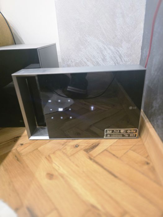 LG аудио система за домашно кино.