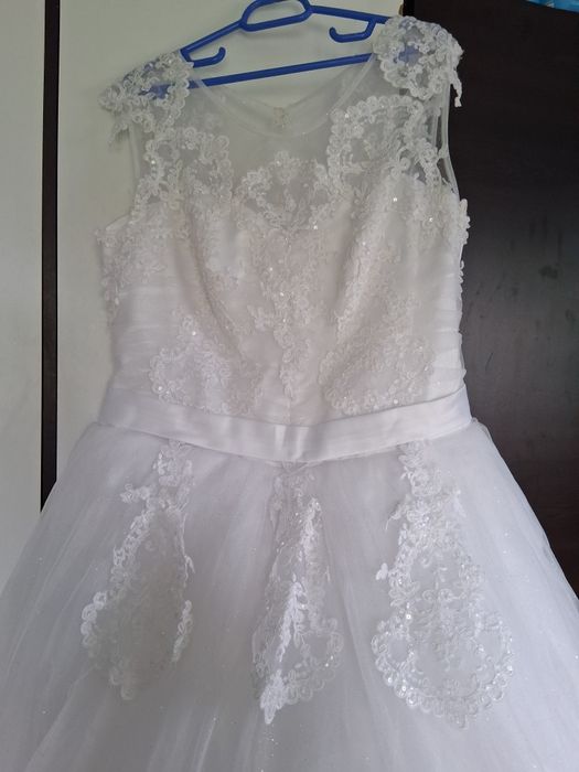 Rochie de mireasa cu voal