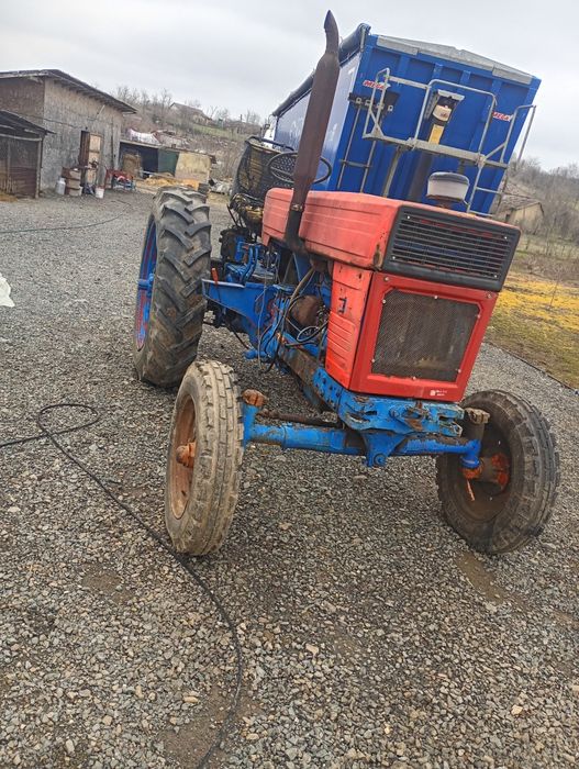 Vând tractor u650 cabina trapez preț 16.500
