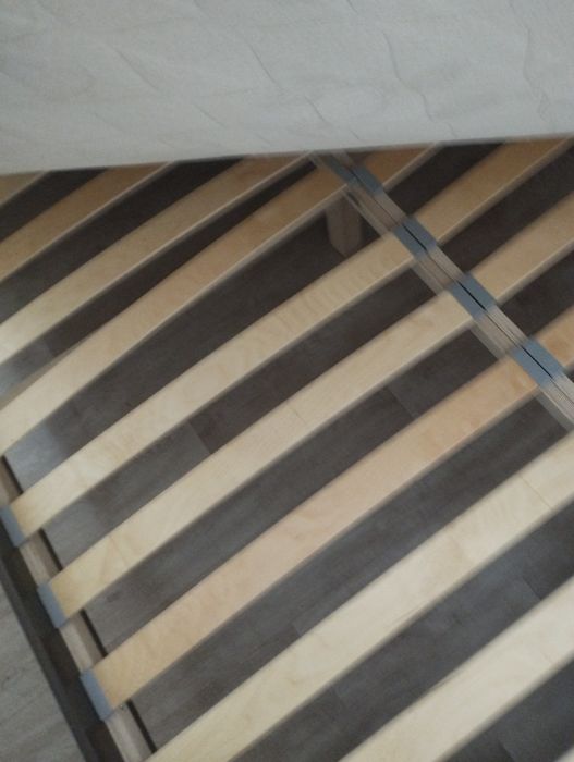 Продам кровать спальню