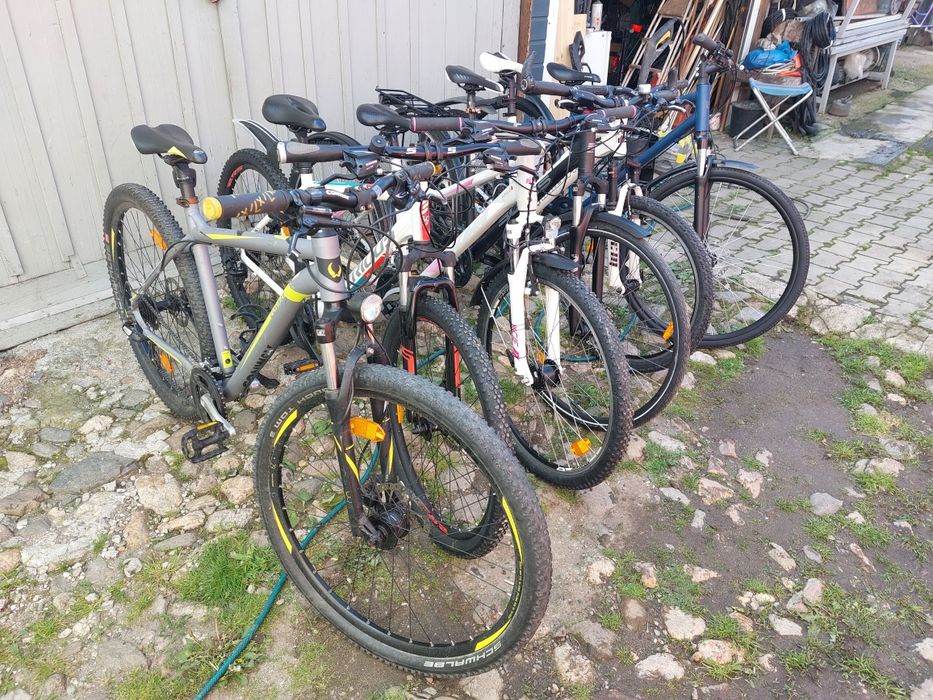 Vând biciclete de barbati și dama