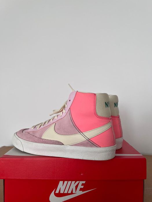 Adidasi Nike Blazer Mid '77 SE dama.