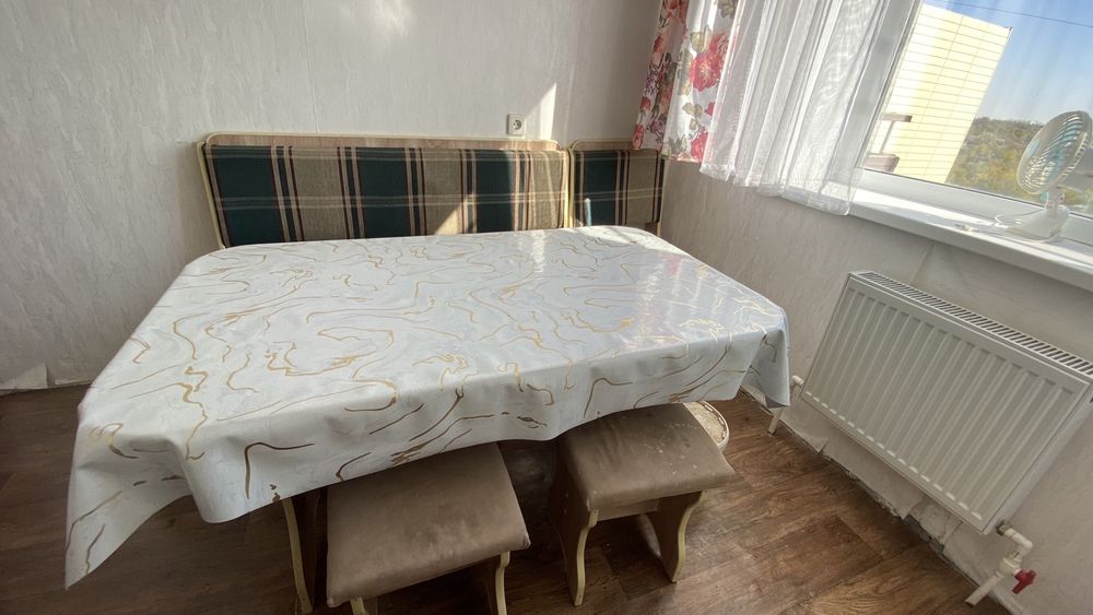 кухонный стол и стулья бу