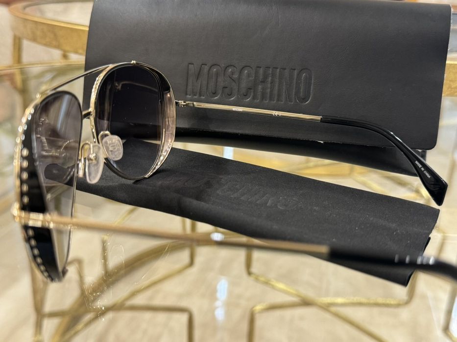 Слънчеви очила MOSCHINO