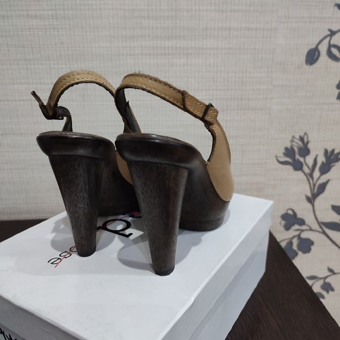 Продам босоножки 36 р