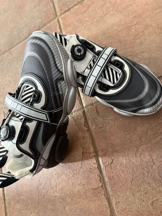 Adidasi Moschinio mas 41