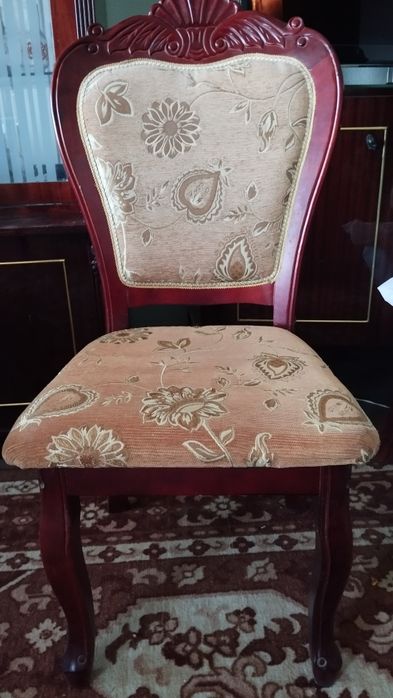 Продам стулья 4 штуки