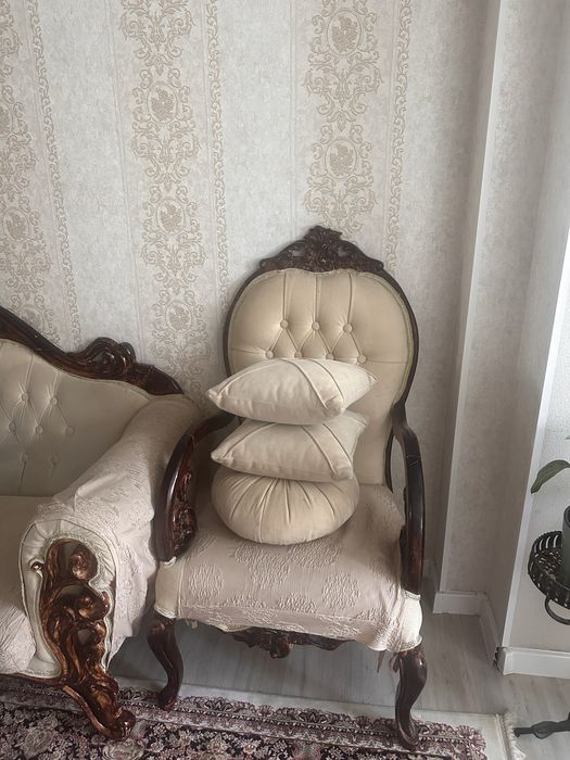 Продаются диван и кресло