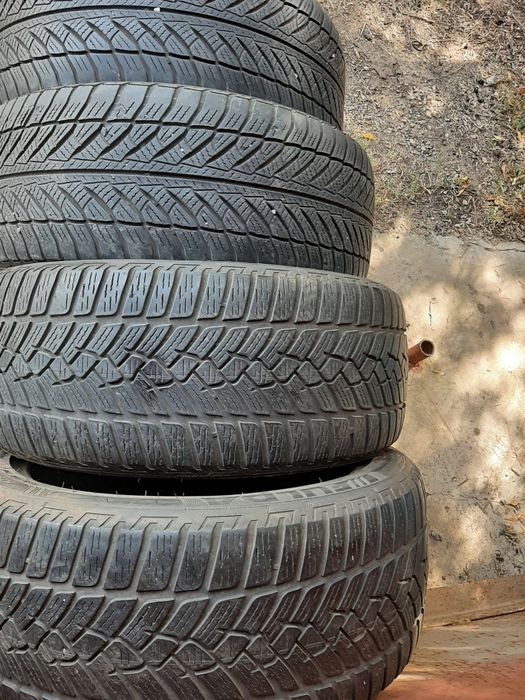 Продам шины 245/45/18 фильда
