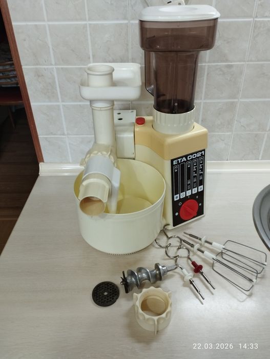 Продается кухонный комбайн б/у в хорошем состоянии