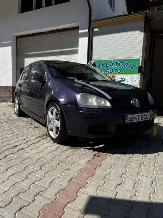 Vând golf 5 1.6 benzina an 2006