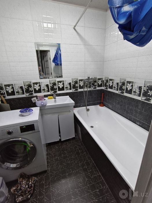 Quyliq bozori yonida kvartera bor. Qizlarga 6xonali dom navastroyka