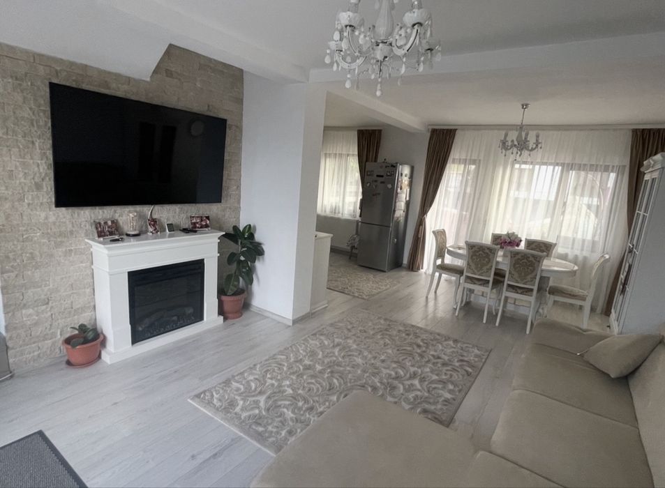 Casa Triplex mobilata si utilata complet