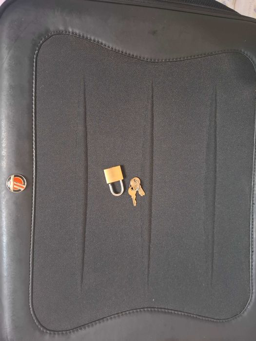 Бизнес чанта за лаптоп и документи.