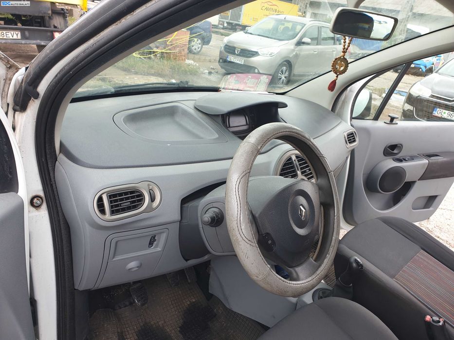 Plansa Bord Dezechipata Renault Grand Modus 2008 - 2012 [K5906]