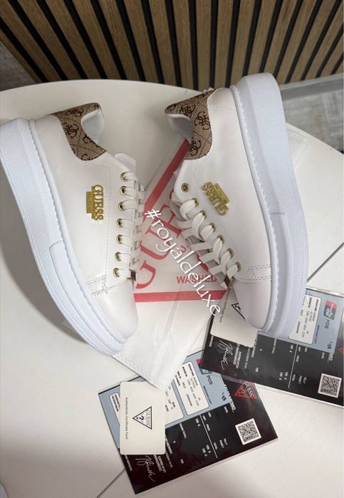 Stoc Adidasi dama Guess