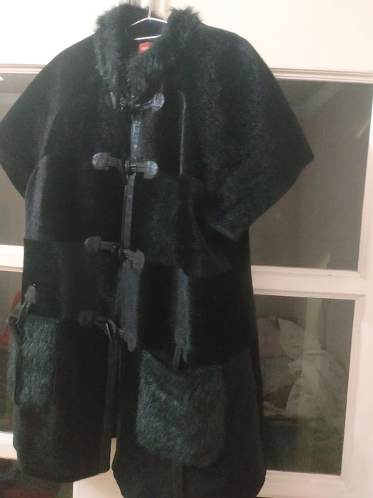 Новая, Натуральная мех, безрукавка длинная.