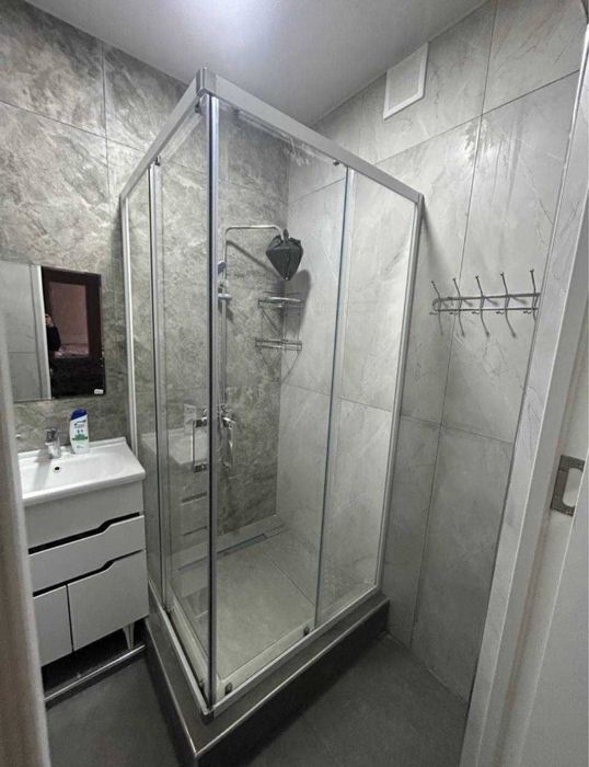 Космонавт Продаётса 3/6/16 метро Мвд 76кв.м