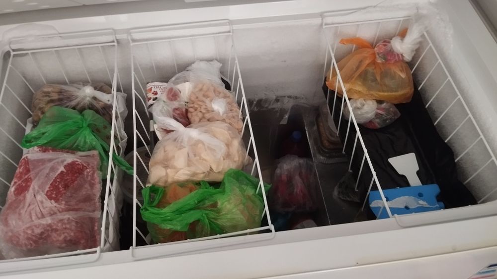 Продам морозильник Midea