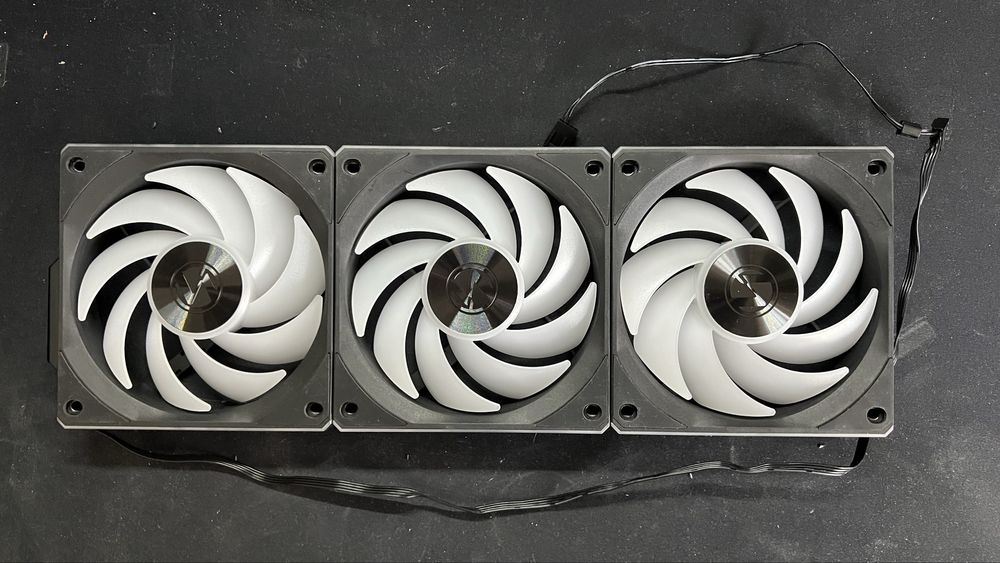 Set 3 ventilatoare Lian Li CL Wireless