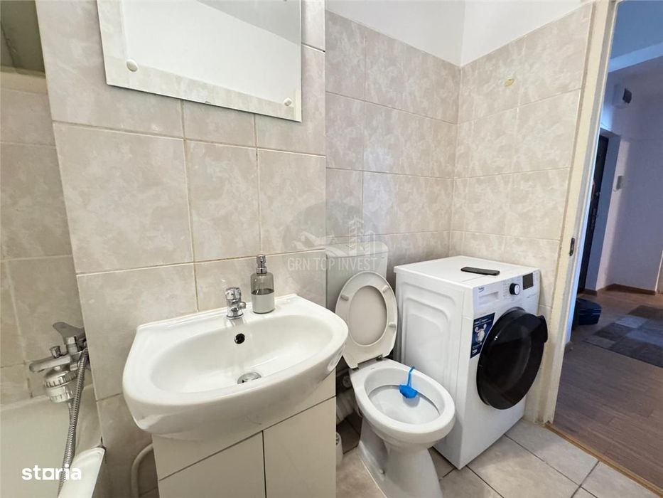 Apartament decomandat 2 camere cu balcon zona Mihai Viteazul