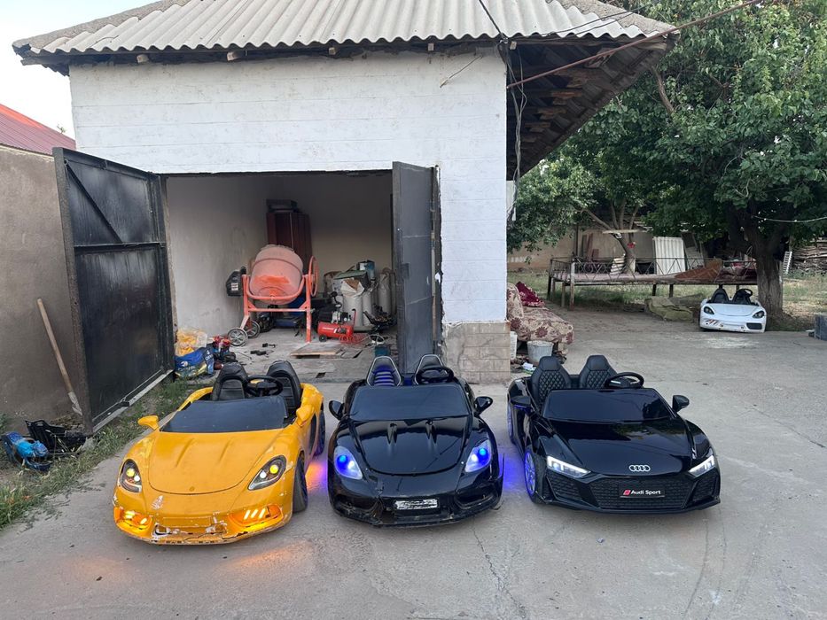 Детский машина желтый