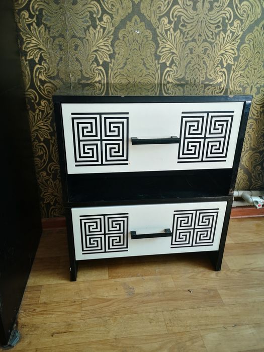 Спальный гарнитур. . ВЕРСАЧИ. ПРОДАМ.