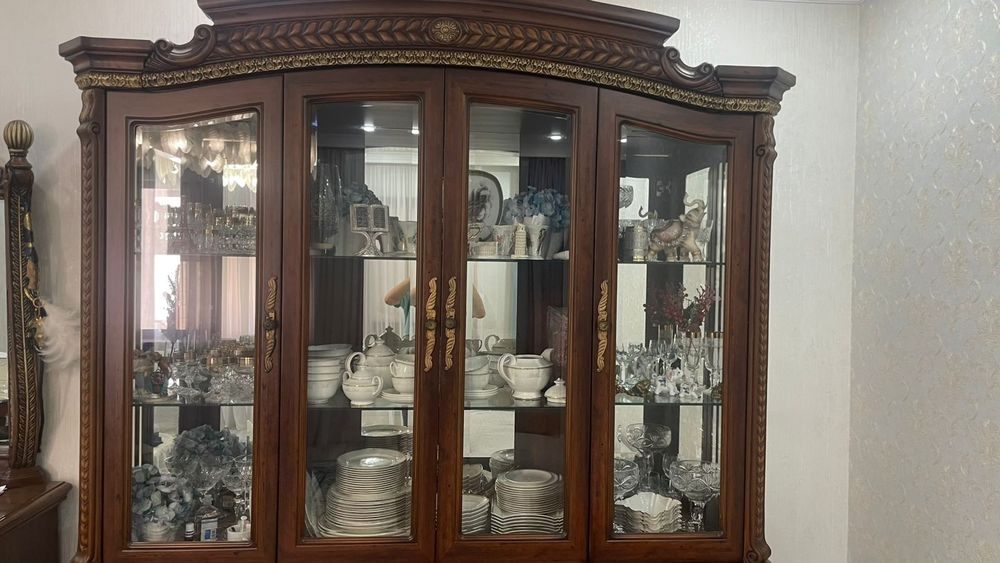 Сервант для гостинной