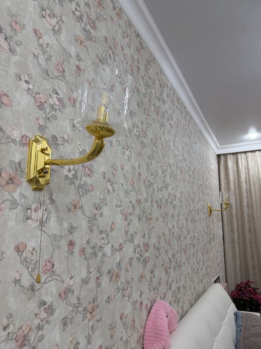 Продаю люстру с бра