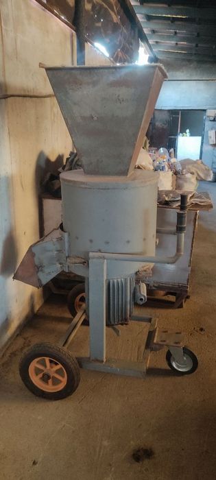 Срочно продам дробилку 3 фазный