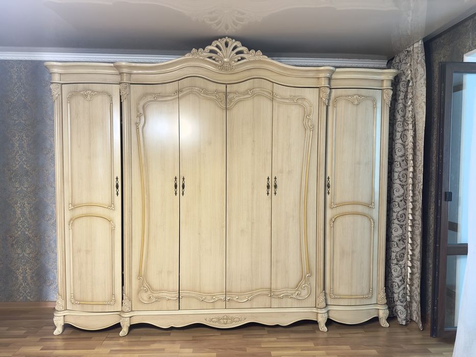 Шкаф в отличном состоянии