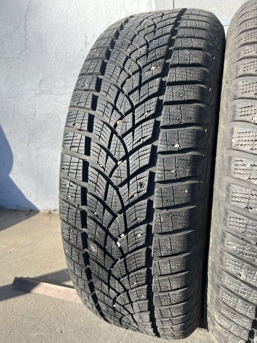 4 бр. зимни гуми 215/65/16 GoodYear 7-7,5 mm DOT 2618