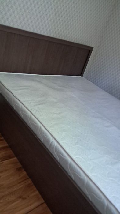 Кровать в хорошем состоянии