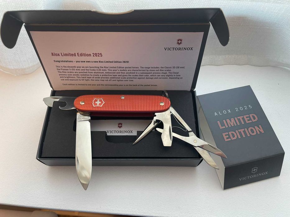 Victorinox Pioneer X Alox Limited Edition 2025 0.8231.L25 Stone Red