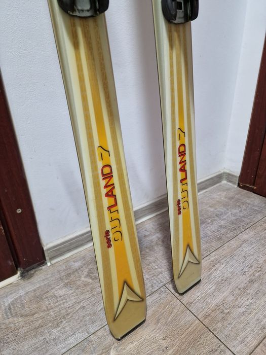 Skiuri Dynastar serie outled 7, T 186, made in France, puțin folosite